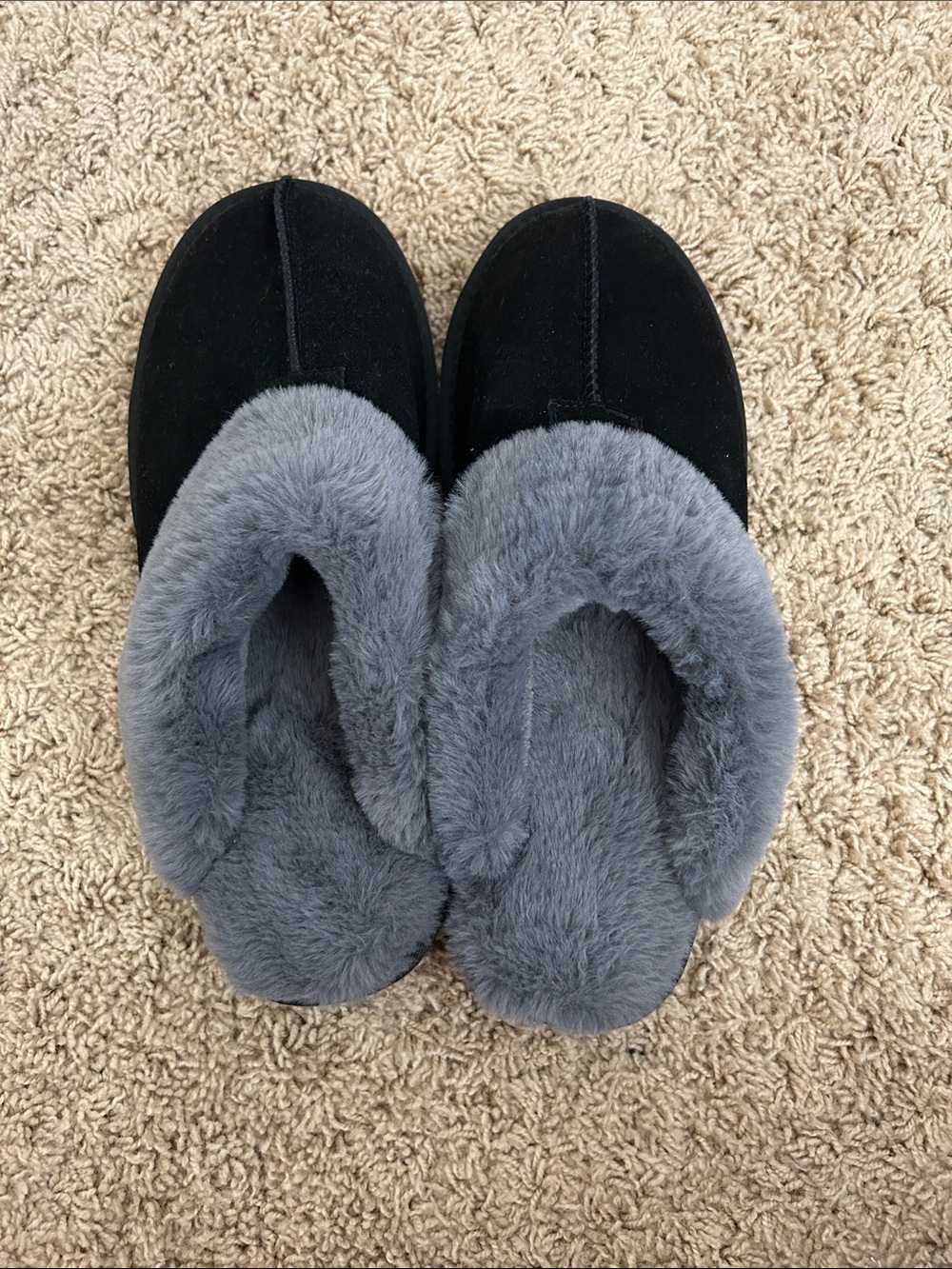 Joyspun Plush Faux-Fur Lined Women's Slippers - Black with Gray Fur